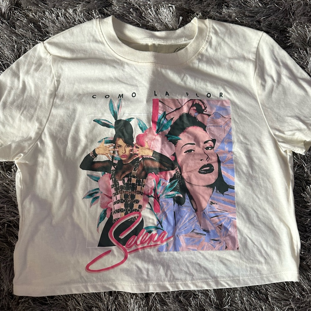 Perfect Selena Cropped Tee!